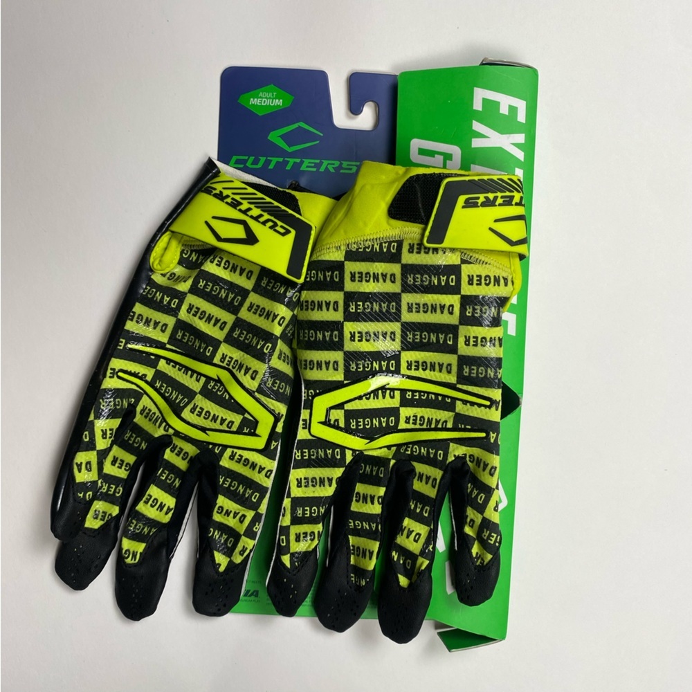 NWT Cutters Men's Rev Pro 4.0 Yellow and Black Football Gloves M
